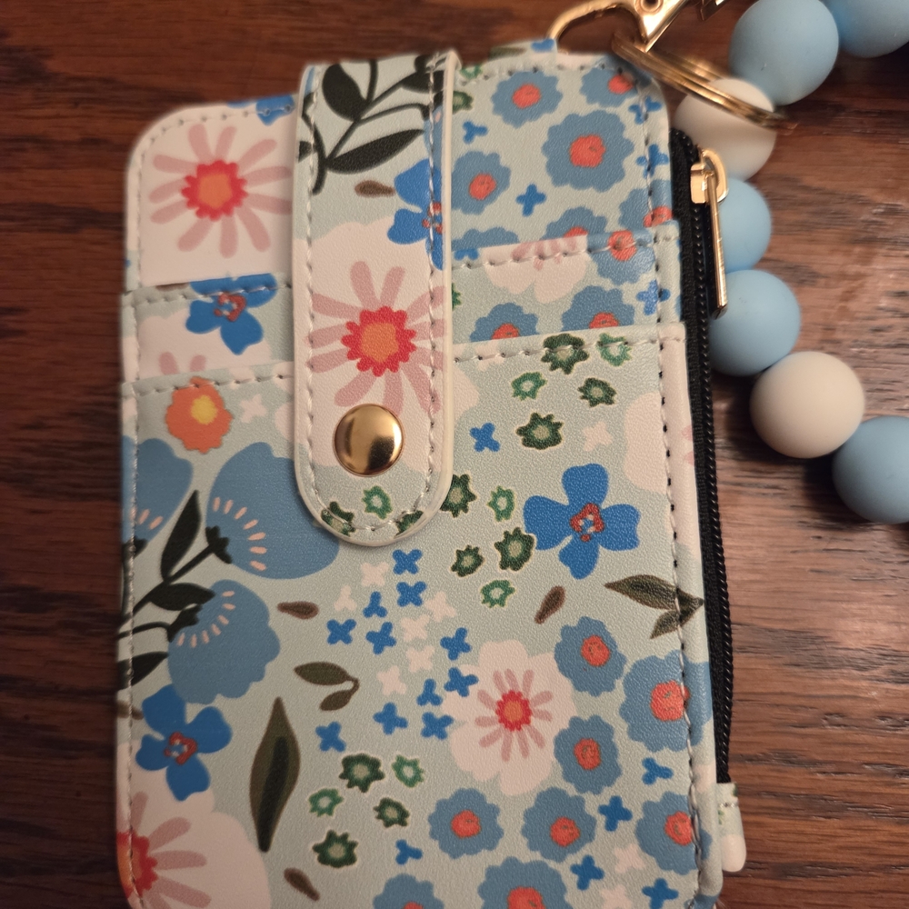 Re-Fabbed Boutique Floral Wristlet Clutch - Picture 2 of 5